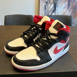 LIKE NEW Air Jordan 1 Mid Metallic Red Size 10.5M